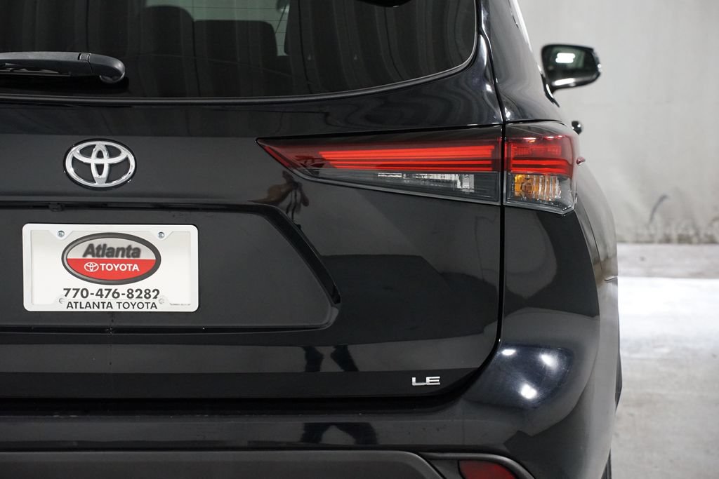 Certified 2024 Toyota Highlander LE FWD image 10