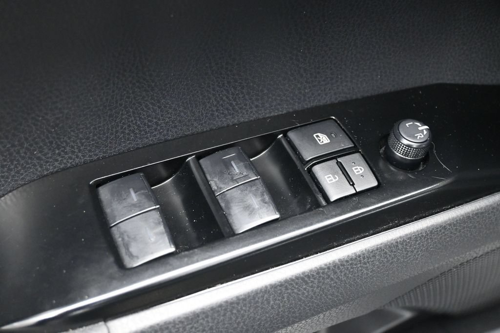 Used 2026 Toyota Camry SE FWD image 13