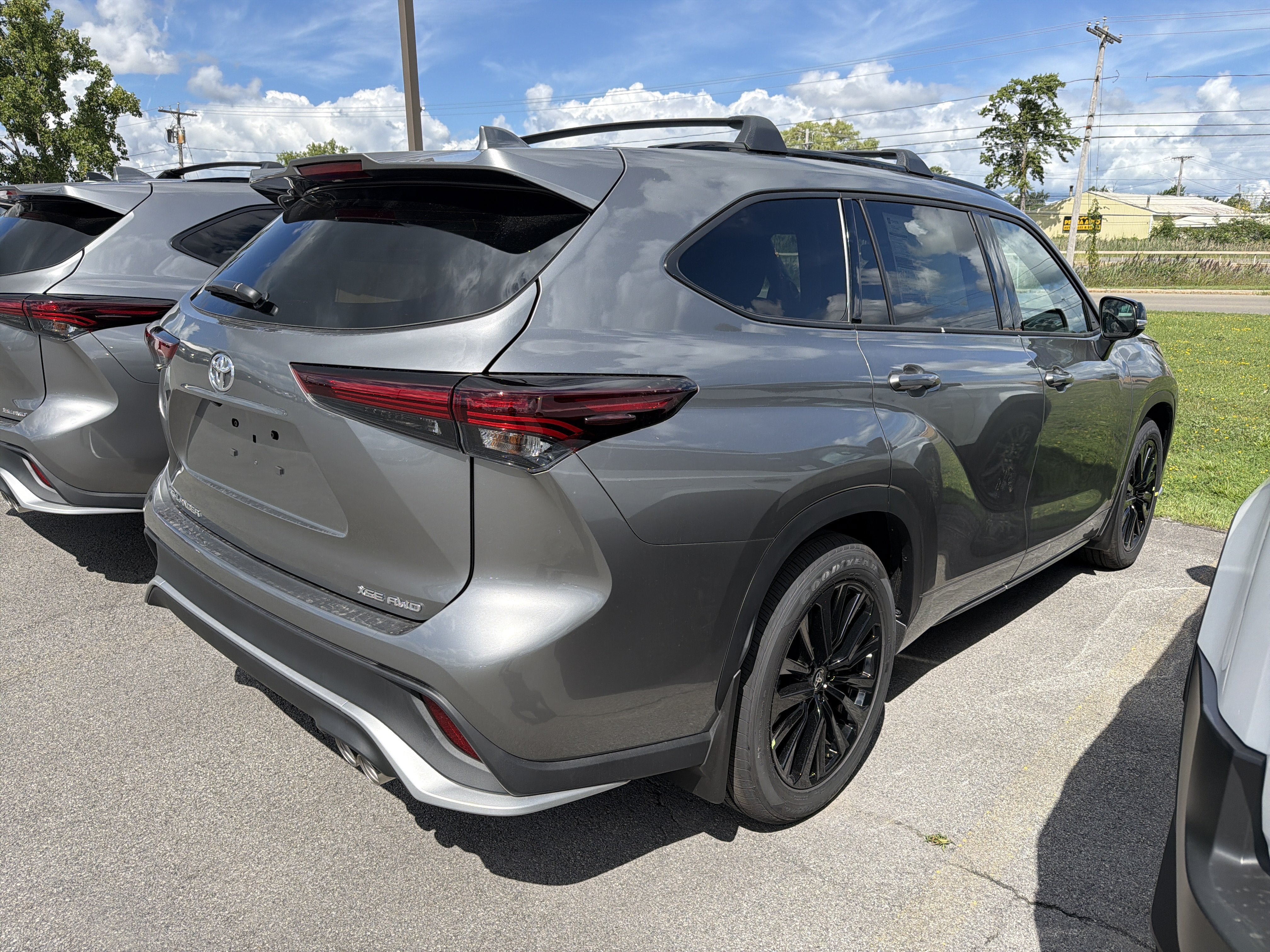 New 2026 Toyota Highlander XSE AWD/4WD image 7