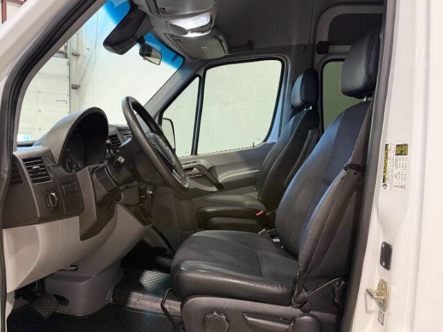 Used 2017 Mercedes-Benz Sprinter 2500 image 13