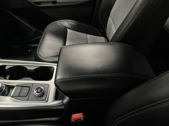 Used 2022 Ford Explorer XLT w/ Equipment Group 202A image 21