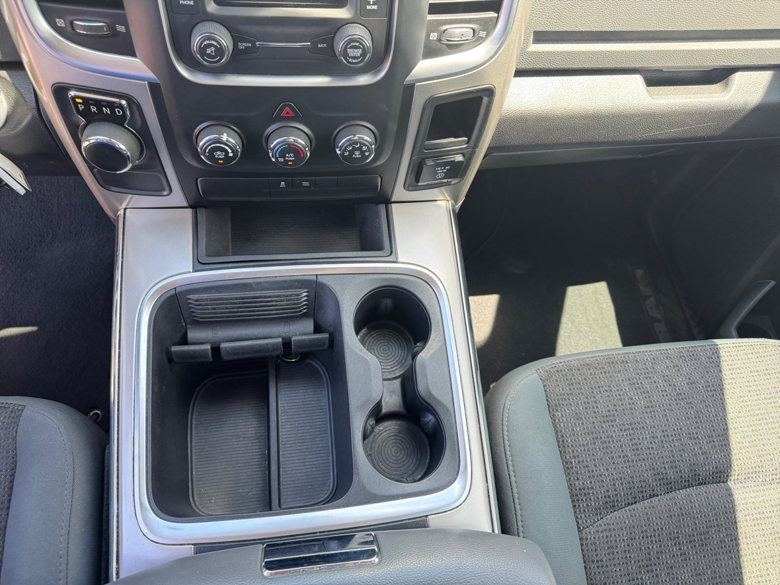 Used 2017 RAM 1500 Classic SLT RWD image 21