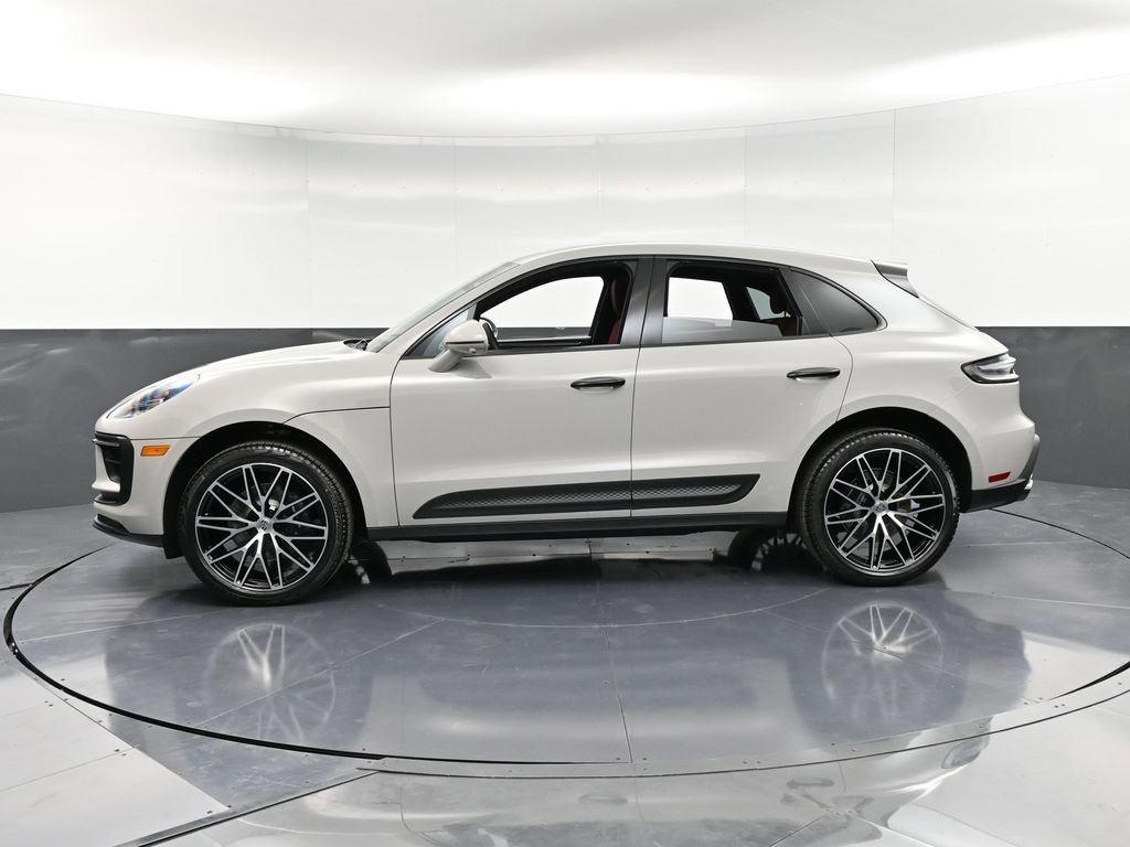 New 2026 Porsche Macan image 2