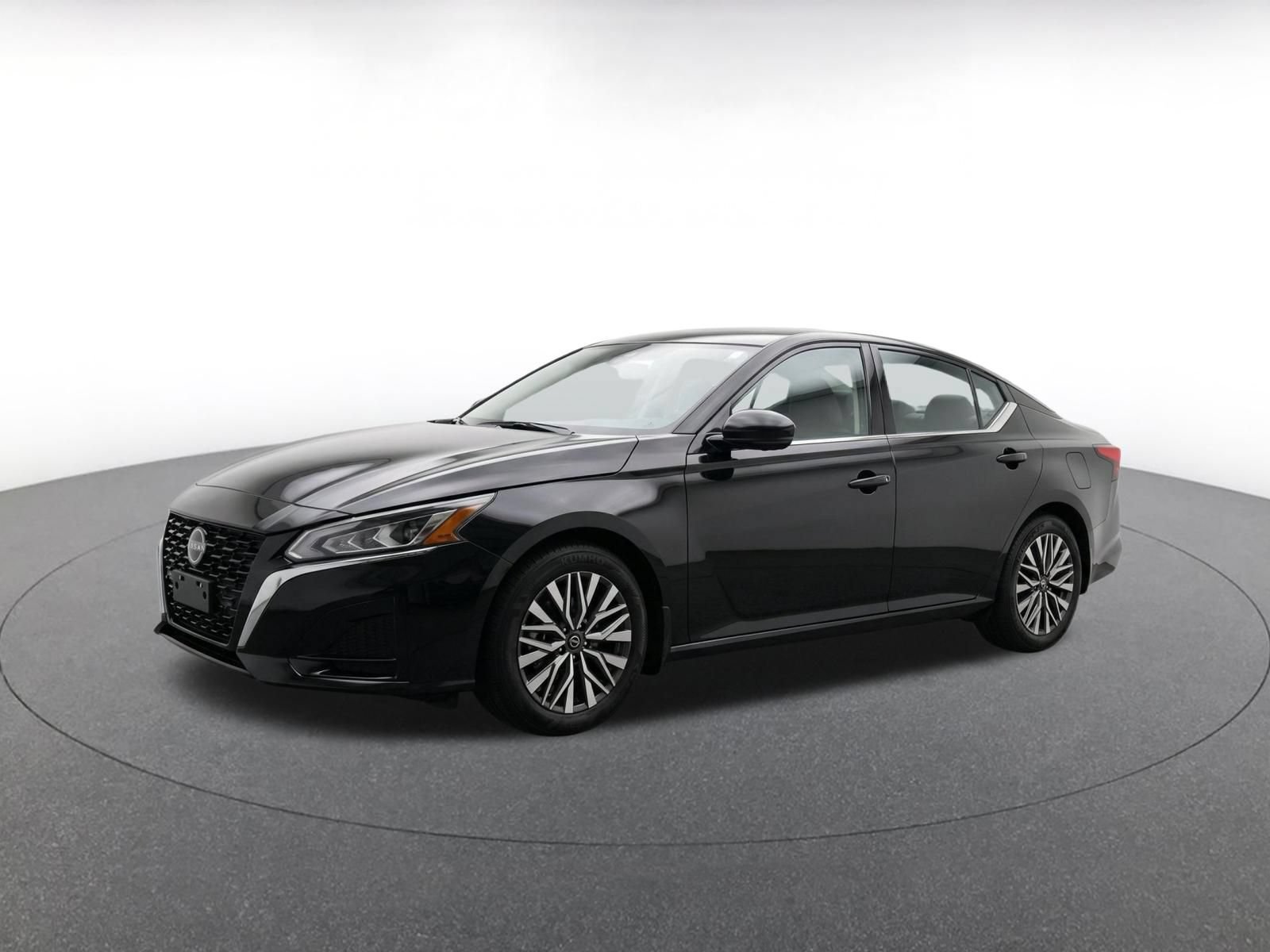 Used 2026 Nissan Altima 2.5 SV FWD image 3