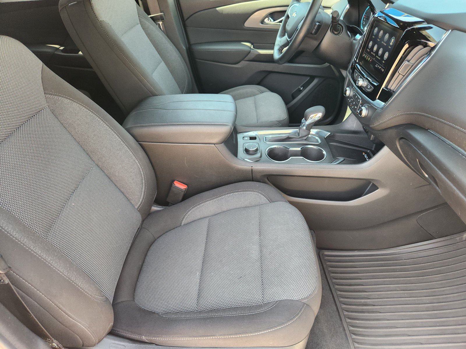 Used 2023 Chevrolet Traverse LT FWD image 11