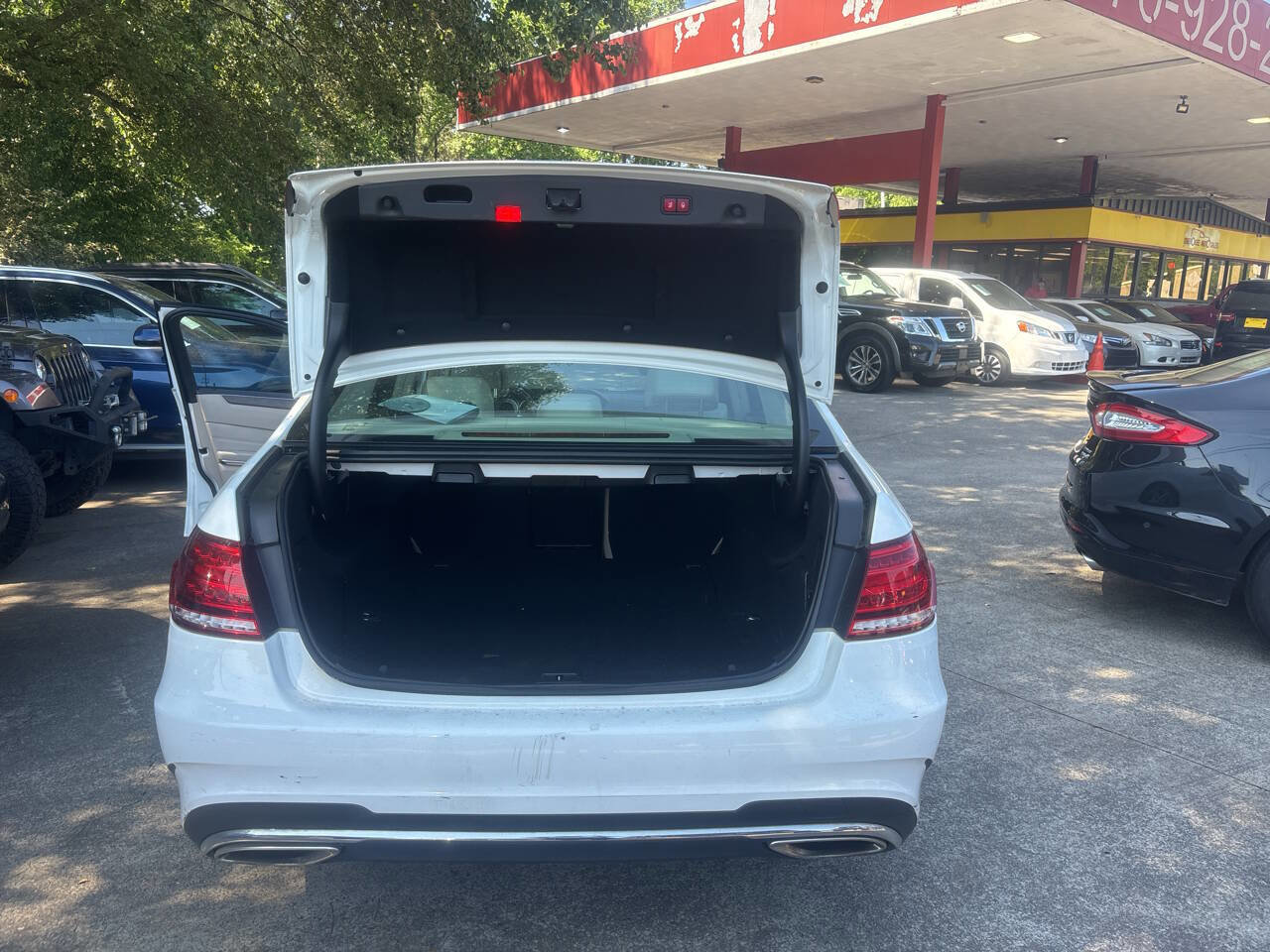 Used 2014 Mercedes-Benz E 350 4MATIC Sedan image 14