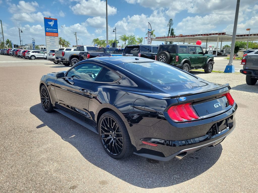 Used 2017 Ford Mustang GT Premium image 3