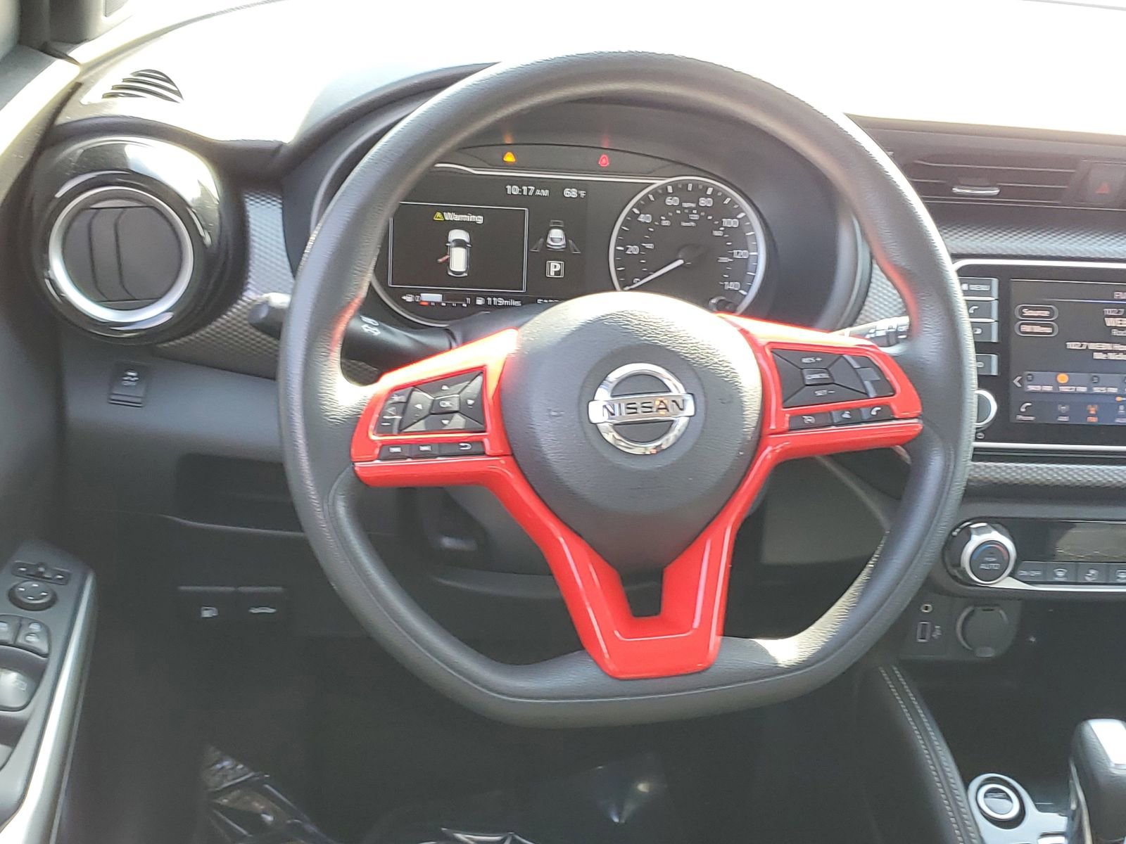 Used 2018 Nissan Kicks SV image 12