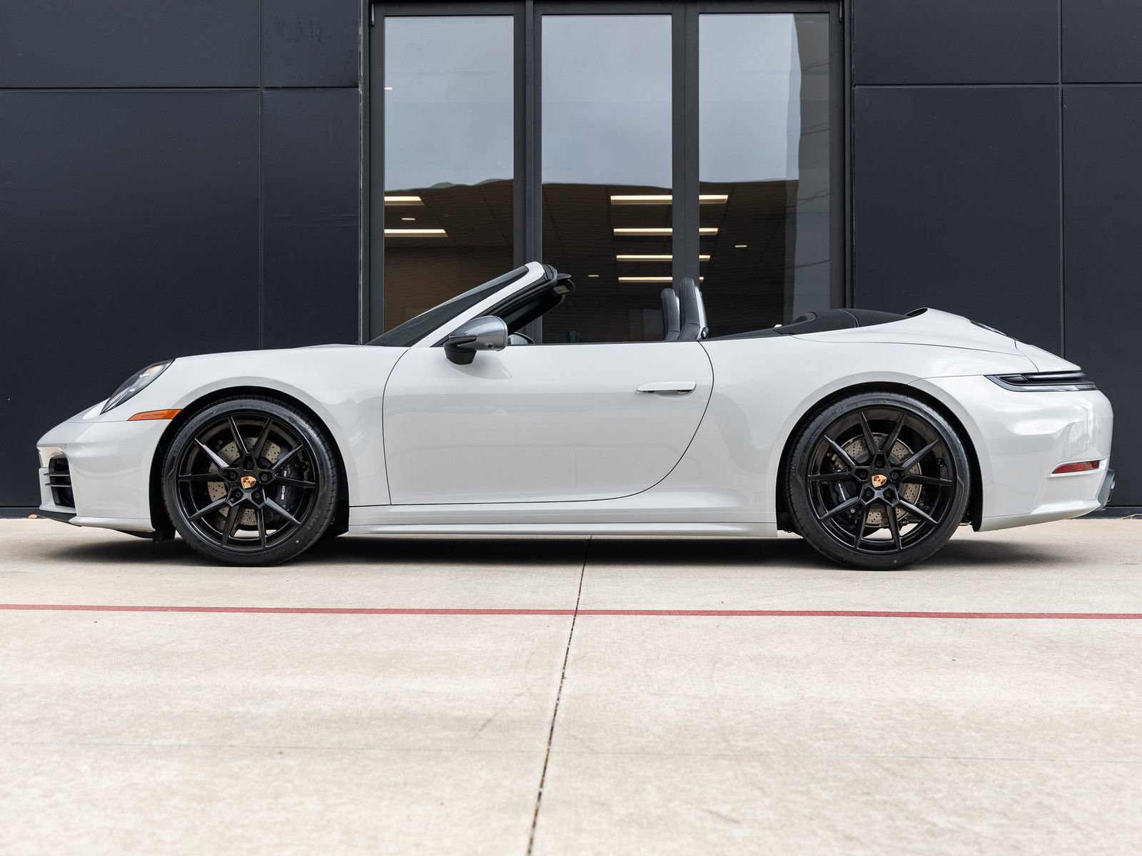 New 2026 Porsche 911 Carrera T image 2
