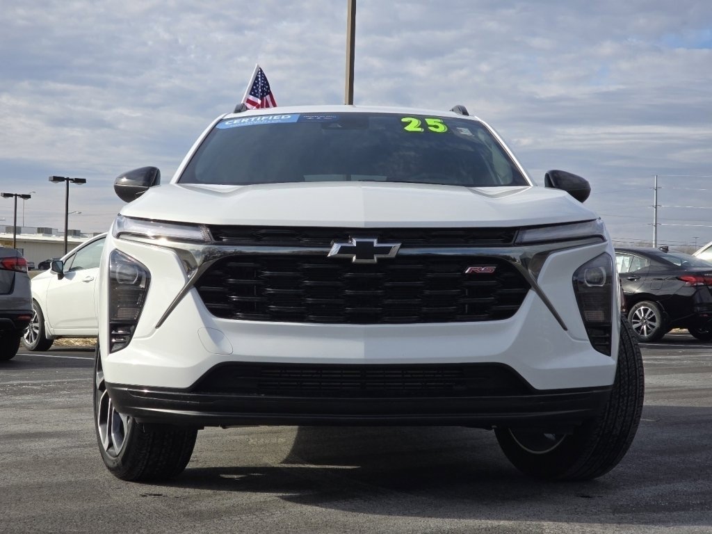 Certified 2025 Chevrolet Trax RS w/ Driver Confidence Package image 9