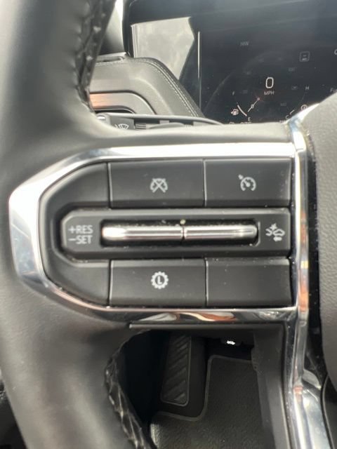 Used 2025 GMC Yukon XL Denali AWD/4WD image 11