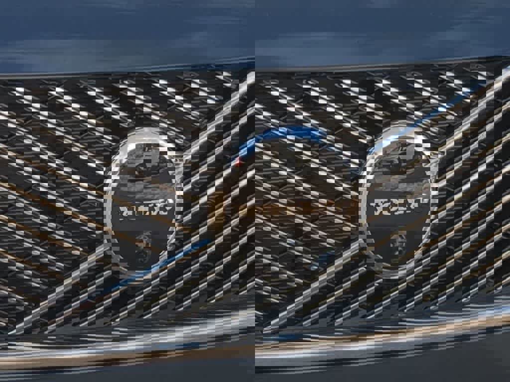 New 2026 Volvo XC90 B5 Plus w/ Protection Package Premier image 11