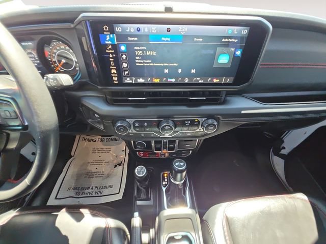 Used 2024 Jeep Wrangler Unlimited Rubicon AWD/4WD image 11
