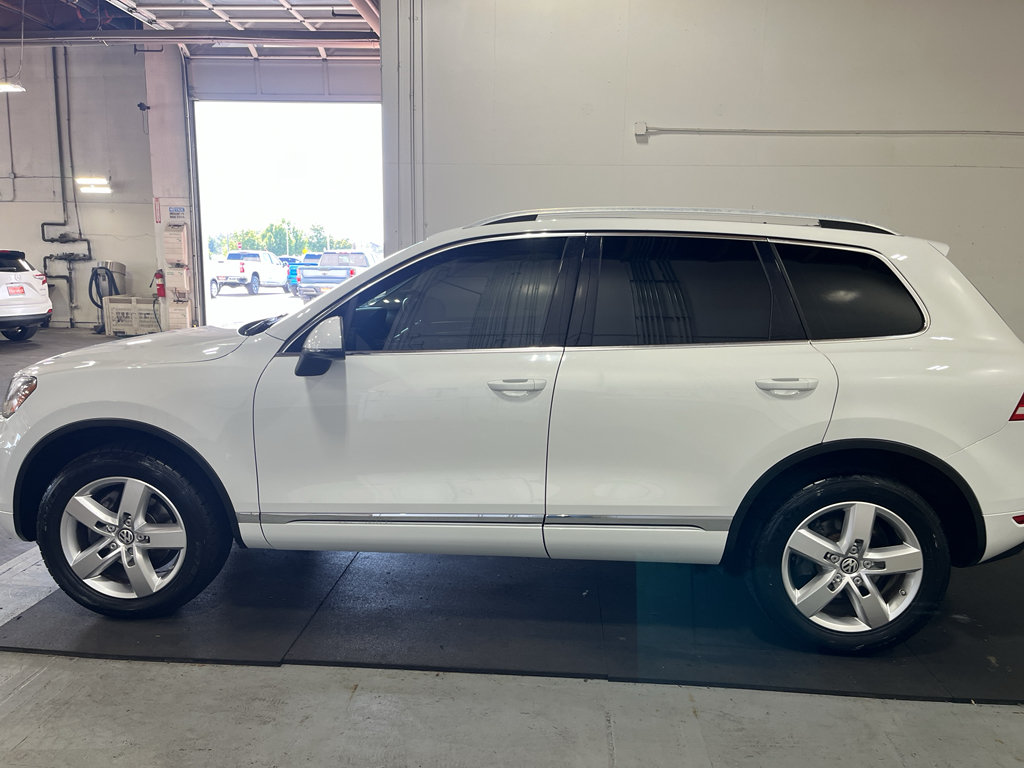 Used 2013 Volkswagen Touareg VR6 AWD/4WD image 9