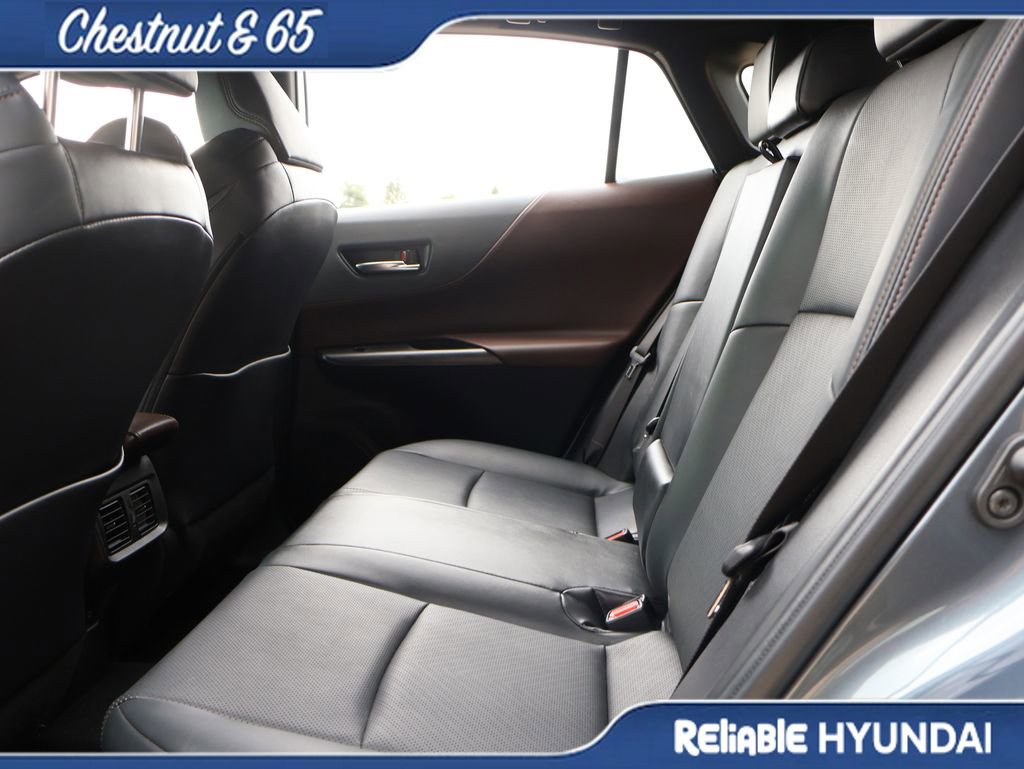 Used 2021 Toyota Venza XLE w/ Softex Package image 19