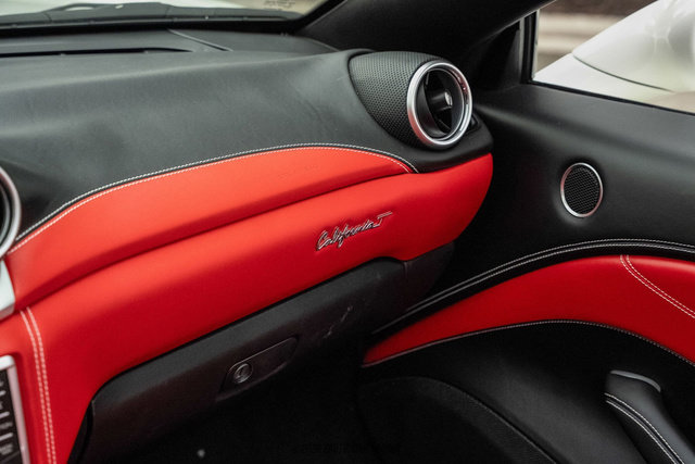 Used 2016 Ferrari California T image 52