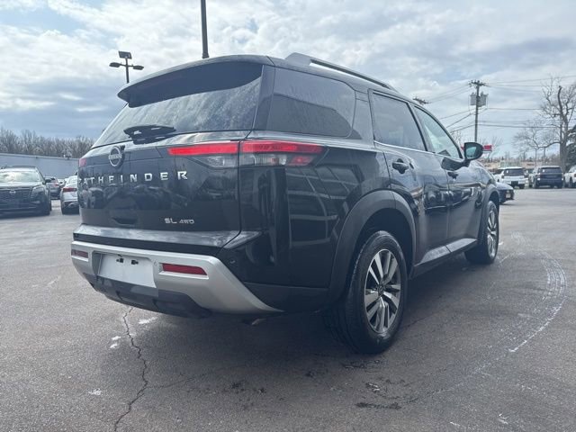 Used 2025 Nissan Pathfinder SL AWD/4WD image 2