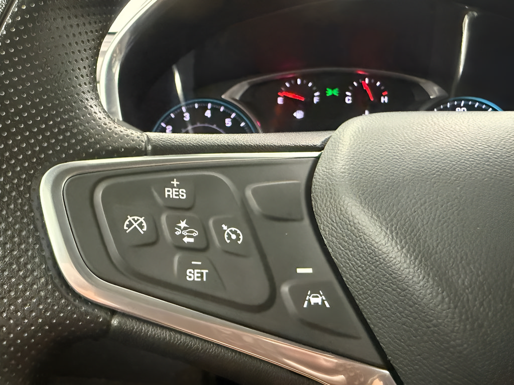 Used 2022 Chevrolet Equinox LS w/ LS Convenience Package FWD image 17