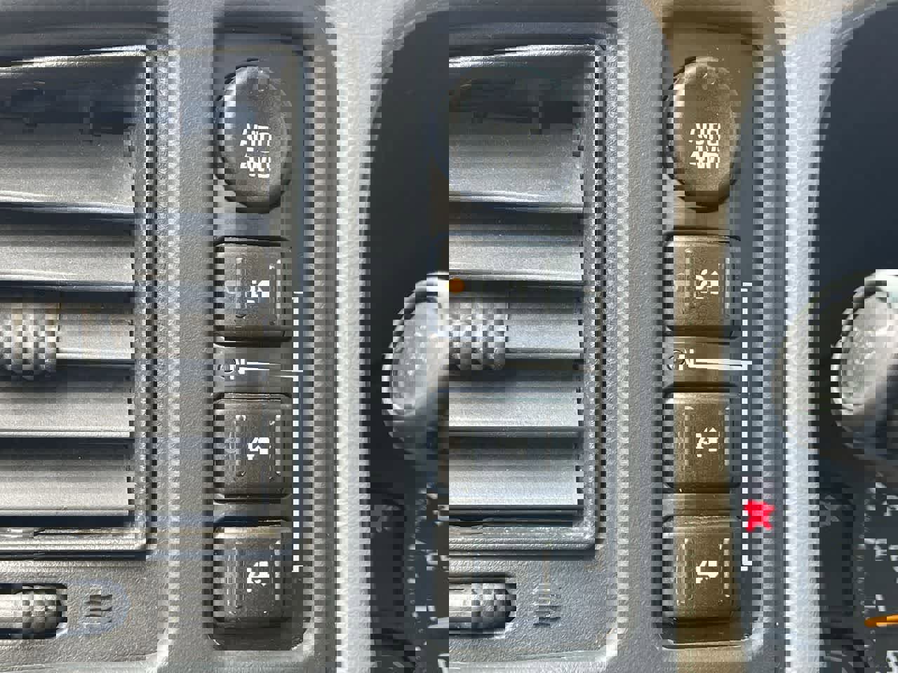 Used 2005 Chevrolet Suburban LT w/ Preferred Equipment Group image 27