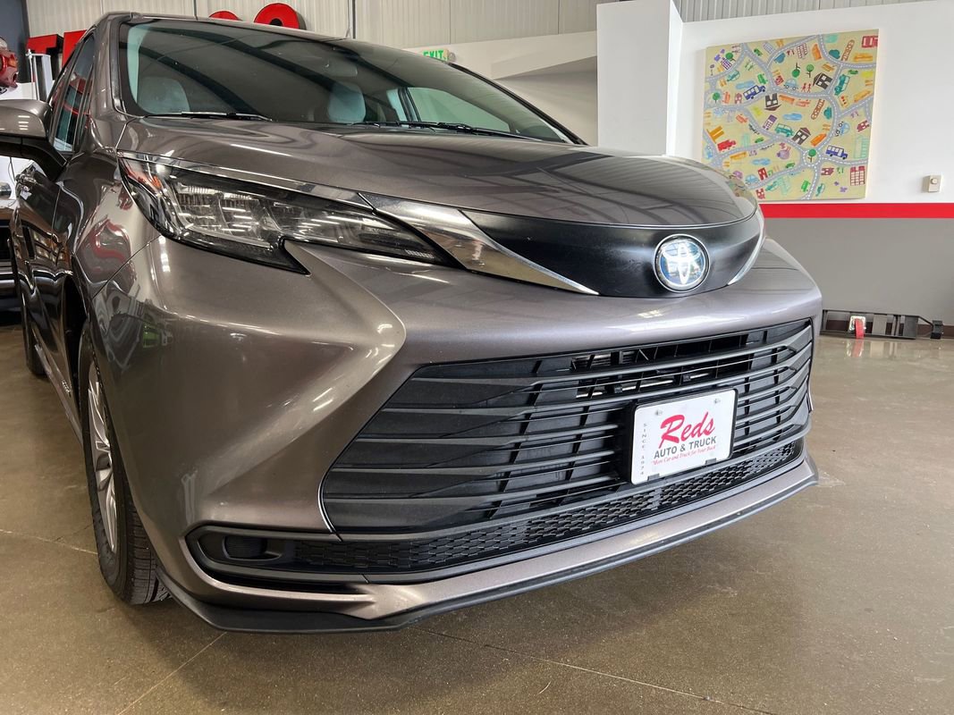 Used 2021 Toyota Sienna LE image 56