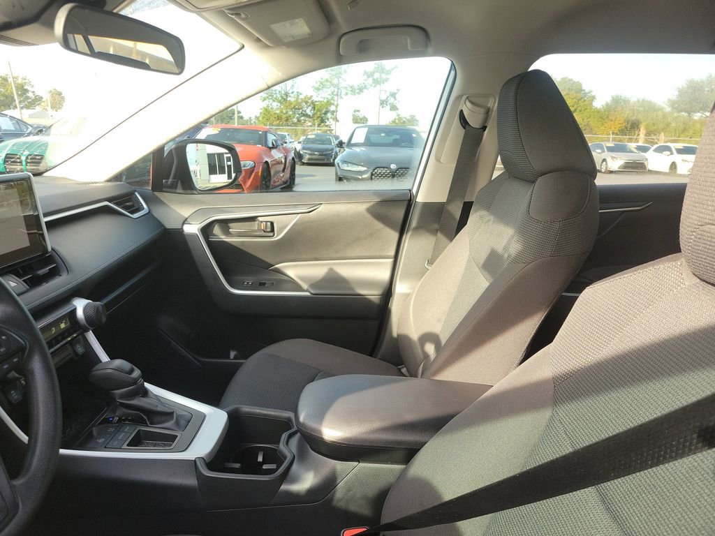 Used 2024 Toyota RAV4 LE image 17