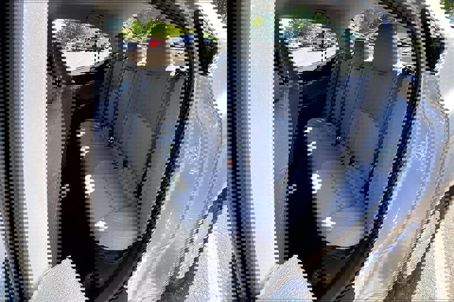 Used 2025 Toyota Camry LE w/ Convenience Package image 20