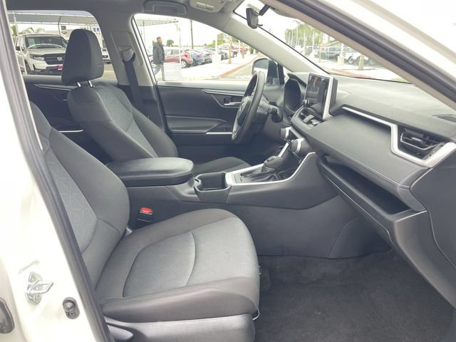Used 2024 Toyota RAV4 XLE FWD image 27