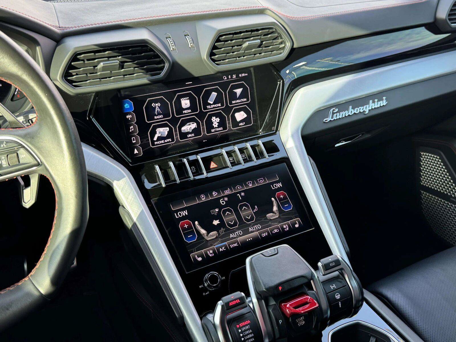 Used 2021 Lamborghini Urus AWD/4WD image 41