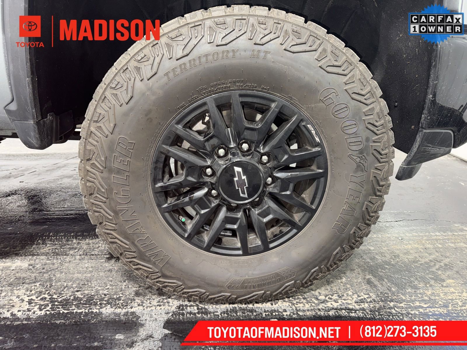 Used 2025 Chevrolet Silverado 2500 ZR2 w/ Technology Package image 9