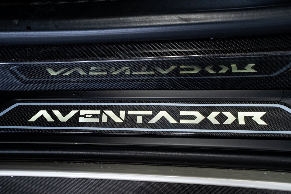 Used 2017 Lamborghini Aventador S image 62