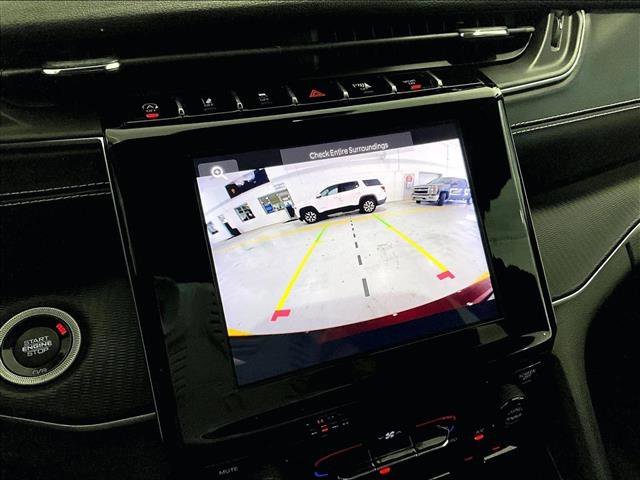 Used 2023 Jeep Grand Cherokee Laredo RWD image 23