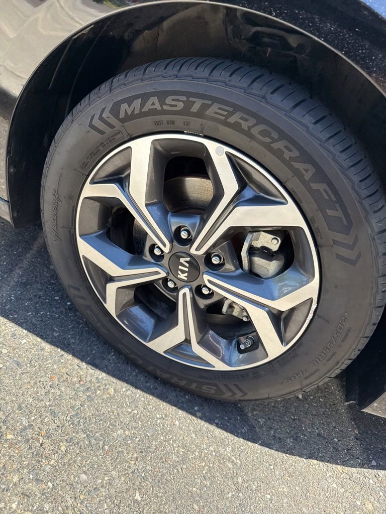 Used 2019 Kia Forte LXS FWD image 3