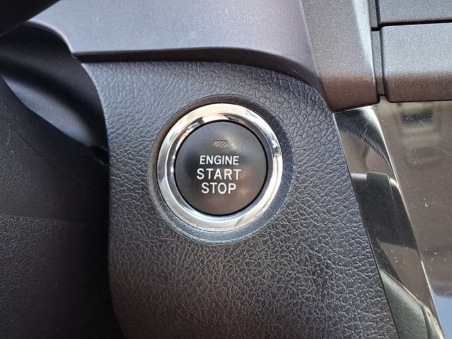Used 2016 Toyota Sienna SE w/ SE Preferred Package FWD image 24