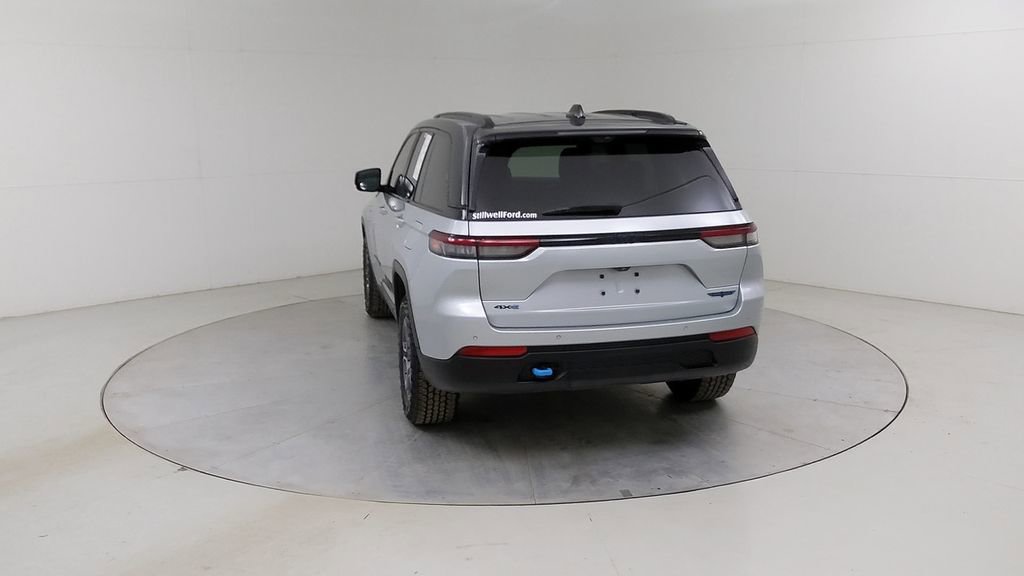 Used 2022 Jeep Grand Cherokee Trailhawk w/ Rear Seat Video Group 1 image 15