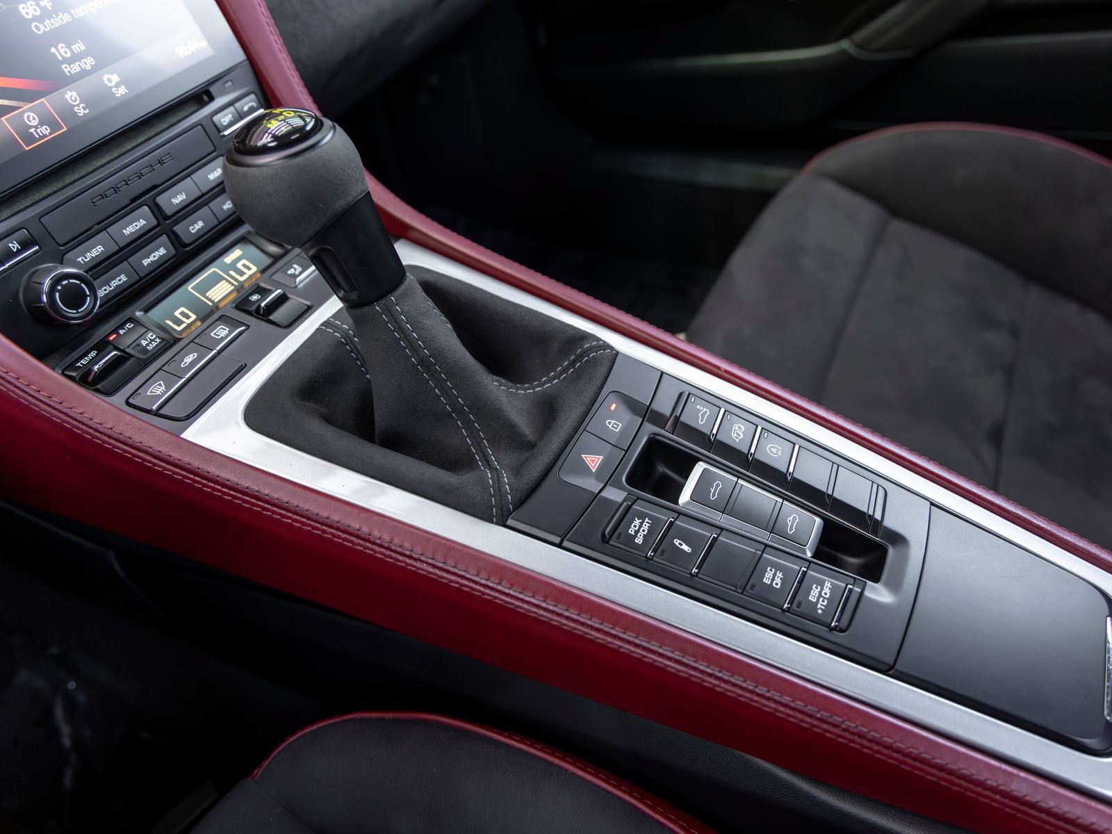 Certified 2022 Porsche 718 Boxster Spyder RWD image 41