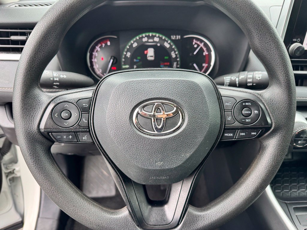 Used 2025 Toyota RAV4 XLE FWD image 13
