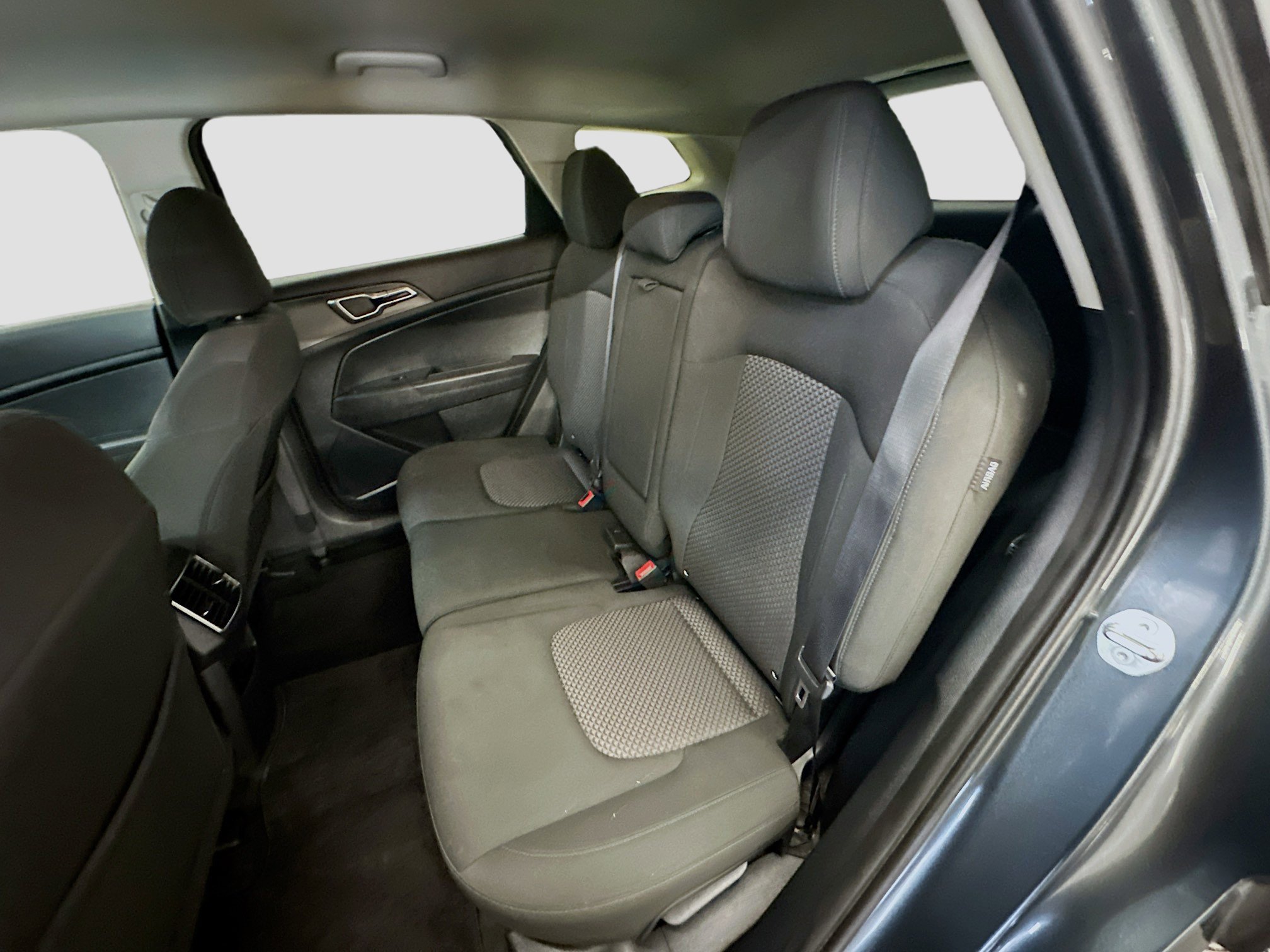 Used 2025 Kia Sportage LX image 28