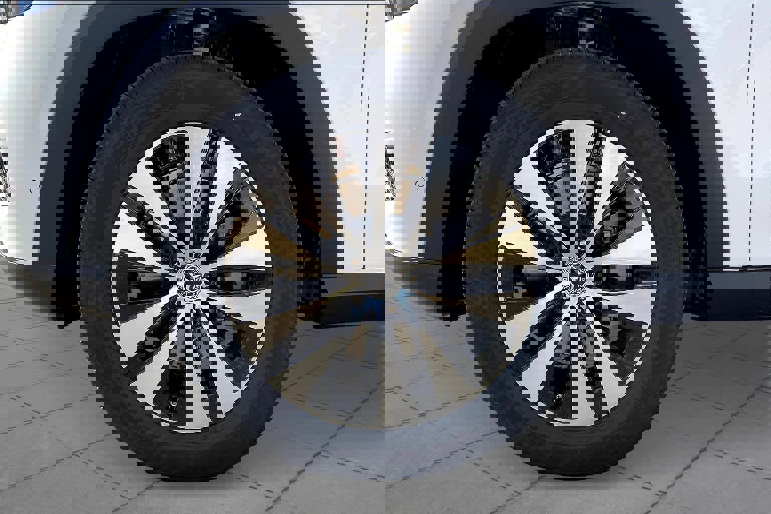 Certified 2025 Mercedes-Benz GLE 350 4MATIC image 19