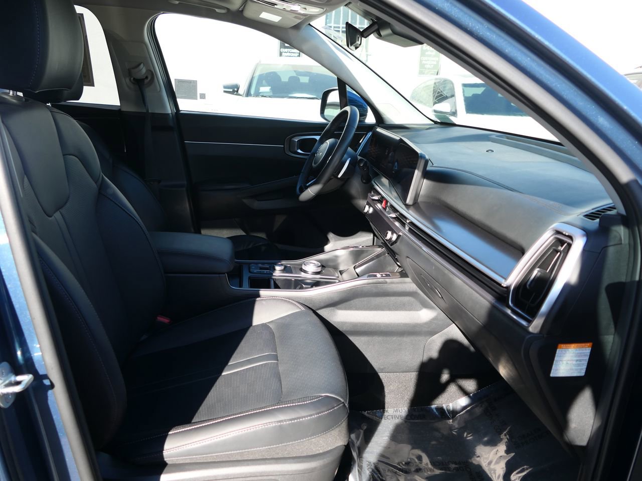 Used 2025 Kia Sorento EX w/ EX Panoramic Sunroof Package image 26