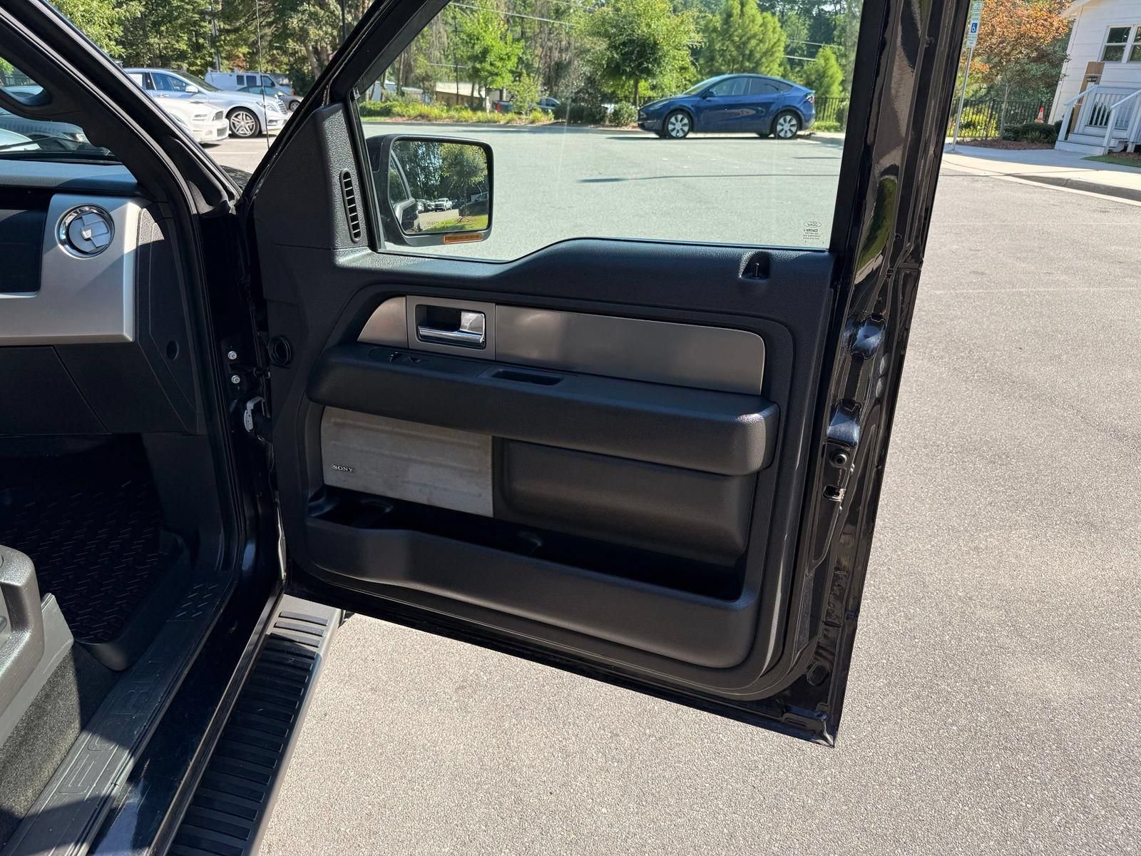 Used 2014 Ford F150 FX4 w/ Equipment Group 402A Luxury AWD/4WD image 21