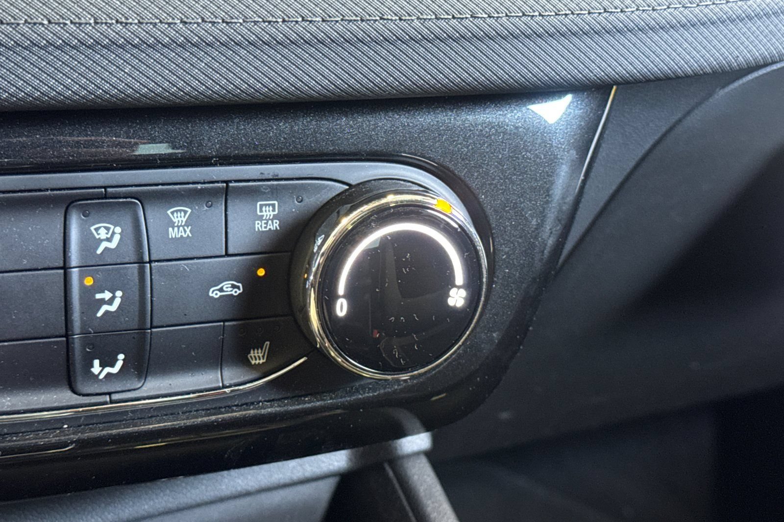 Used 2024 Chevrolet TrailBlazer LT w/ LT Cold Weather Package FWD image 29