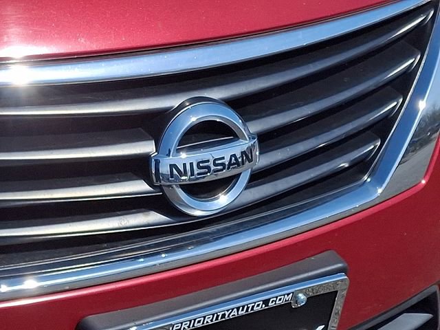 Used 2012 Nissan Versa S w/ SL Tech Pkg image 9