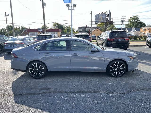 Used 2023 Honda Accord Touring image 12
