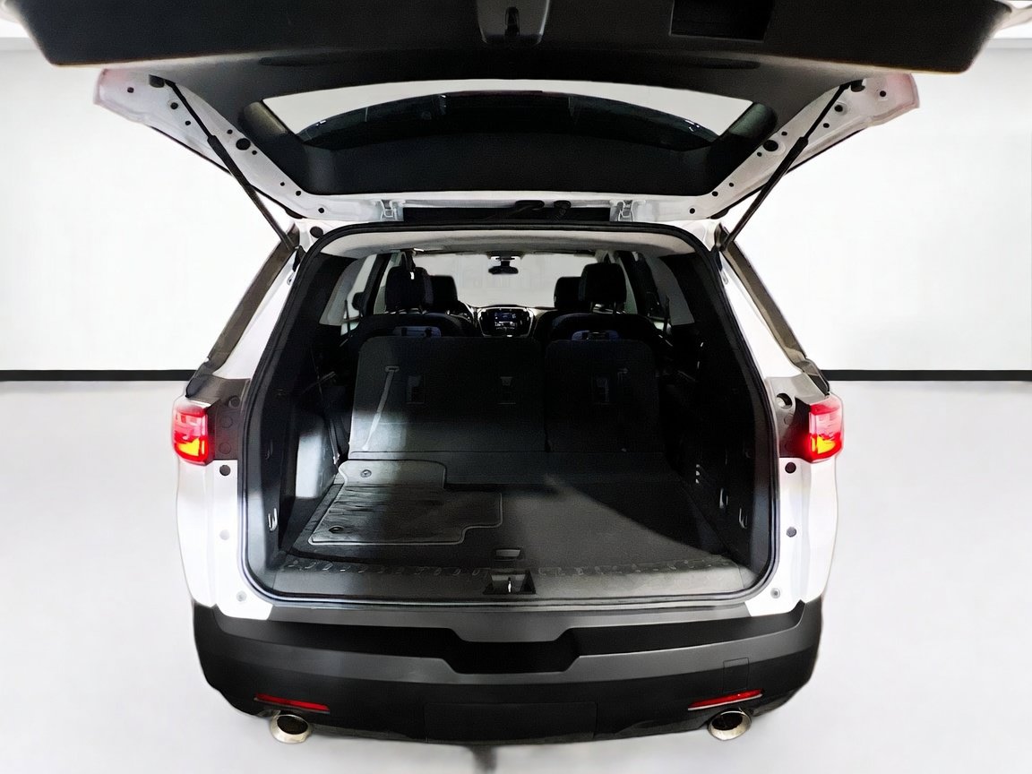 Used 2020 Chevrolet Traverse LT FWD image 18