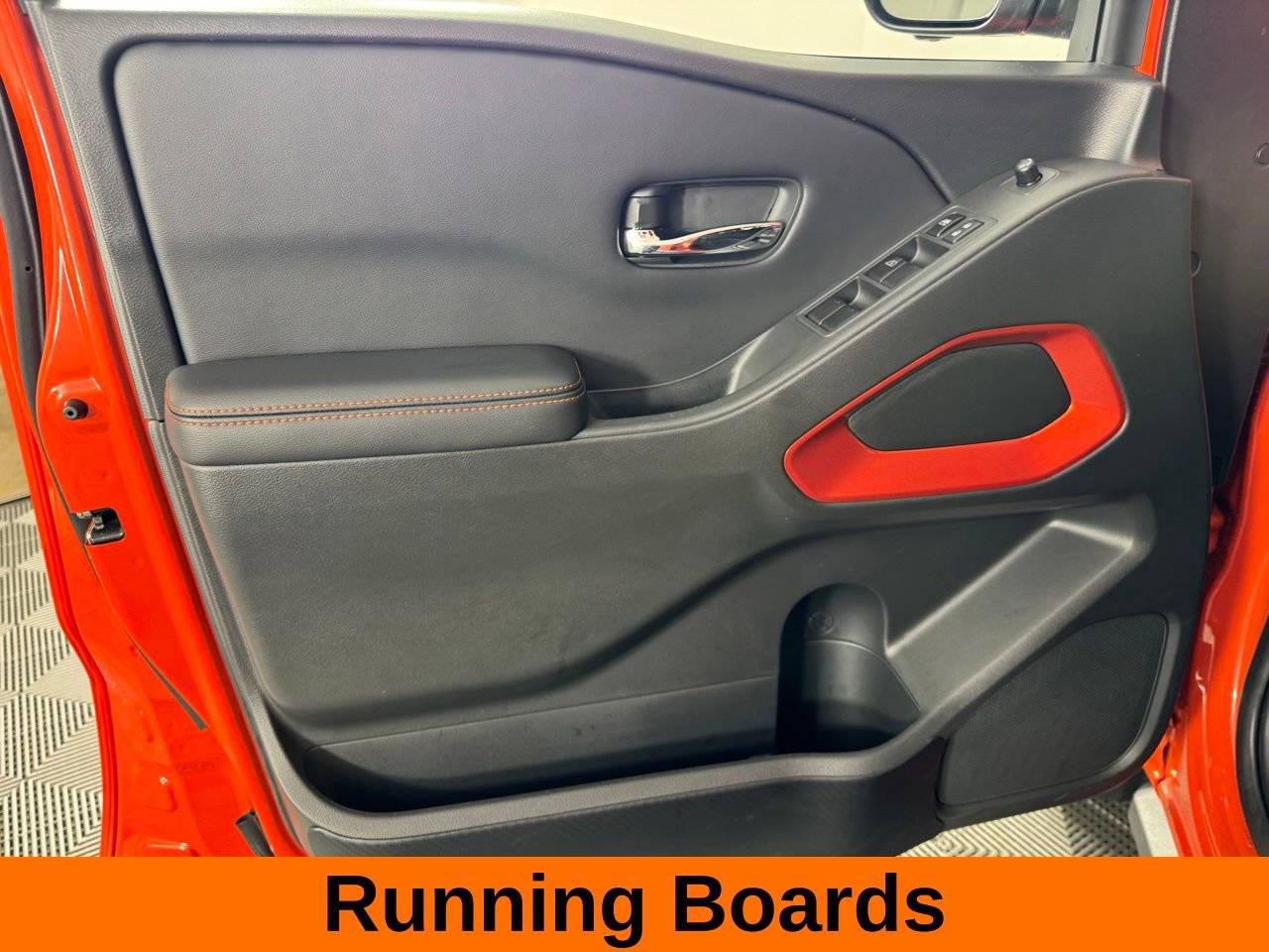 Used 2025 Nissan Frontier PRO-4X w/ Pro Convenience Package image 10