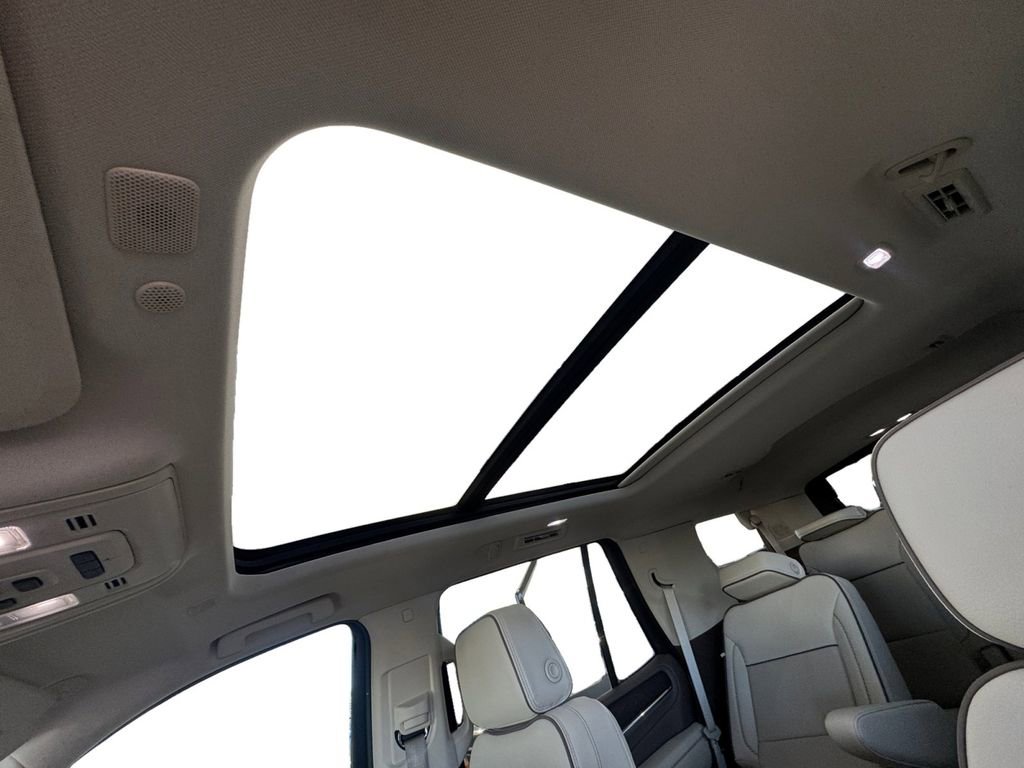 Used 2023 GMC Yukon Denali image 11