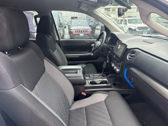 Used 2015 Toyota Tundra SR5 w/ SR5 Upgrade Package image 40