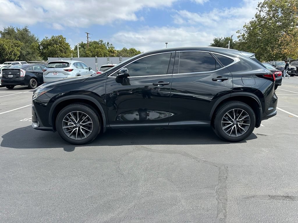 Used 2024 Lexus NX 250 FWD image 2