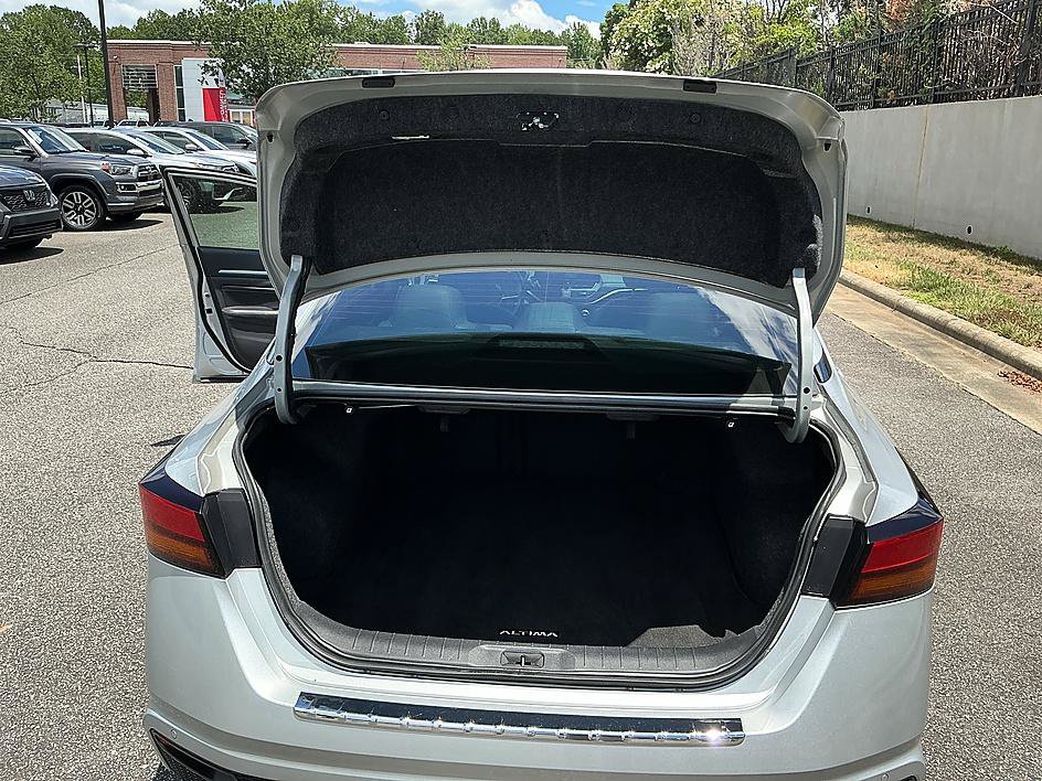 Certified 2023 Nissan Altima 2.0 SR FWD image 22