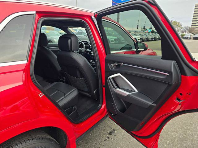 Used 2024 Audi Q3 2.0T Premium Plus w/ Premium Plus Package image 14